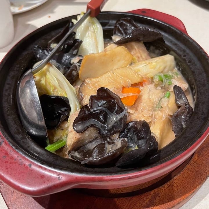 photo of LingZhi Vegetarian - Liat Towers Braised Yam and Vermicelli with Fermented Beancurd Sauce served in Claypot shared by @mehmehrene on  20 Apr 2022 - review