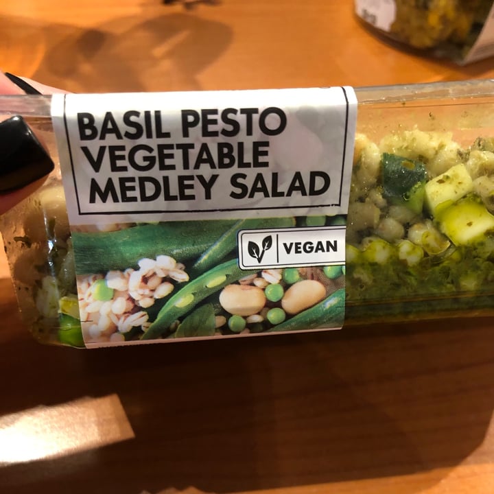 review photo of Woolworths Food Basil Pesto Vegetable Medley Salad shared by @chanie212 on 13 Apr 2021 - review