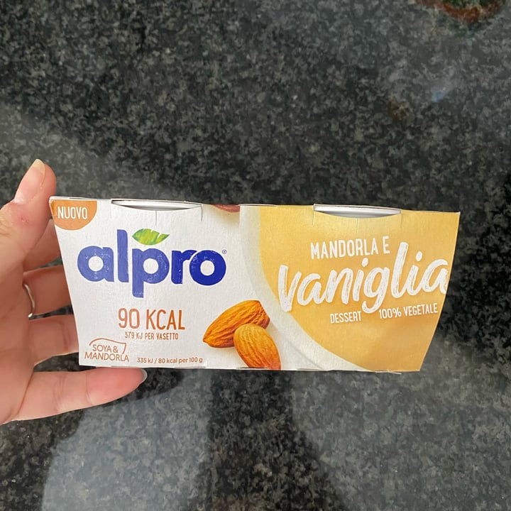 photo of Alpro Yogurt vaniglia e mandorla 90 Kcal shared by @ariinwonderland on  21 May 2022 - review