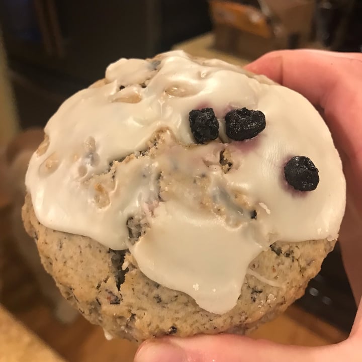 review photo of Brooklyn Whiskers Blueberry Scone shared by @ethicalkate on 09 Nov 2021 - review