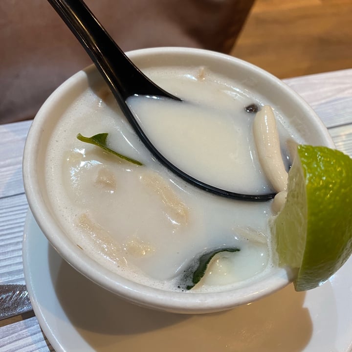 review photo of Puti Vegan Cafe Vegan chicken and mushroom Tom Kha soup shared by @devon0 on 20 May 2021 - review