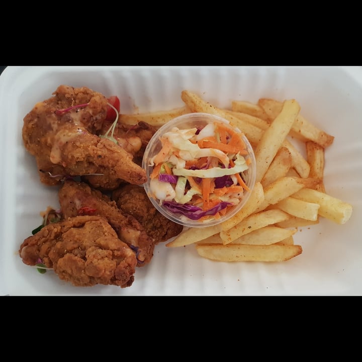 photo of The Vegan Chef Umhlanga Southern fried chickn, chips & slaw shared by @ullu on  28 Oct 2021 - review