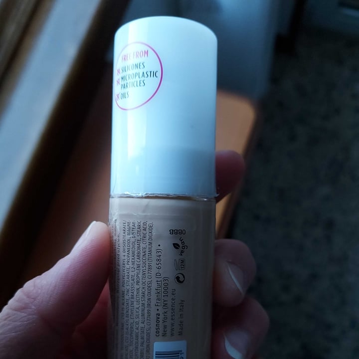 photo of Essence Cosmetics Stay All Day 16h Long Lasting Foundation shared by @sabrinamurua on  02 Apr 2022 - review