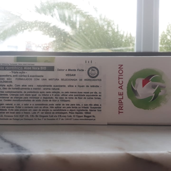 photo of dr.organic Pasta de dientes shared by @anaalmeida on  15 Oct 2022 - review