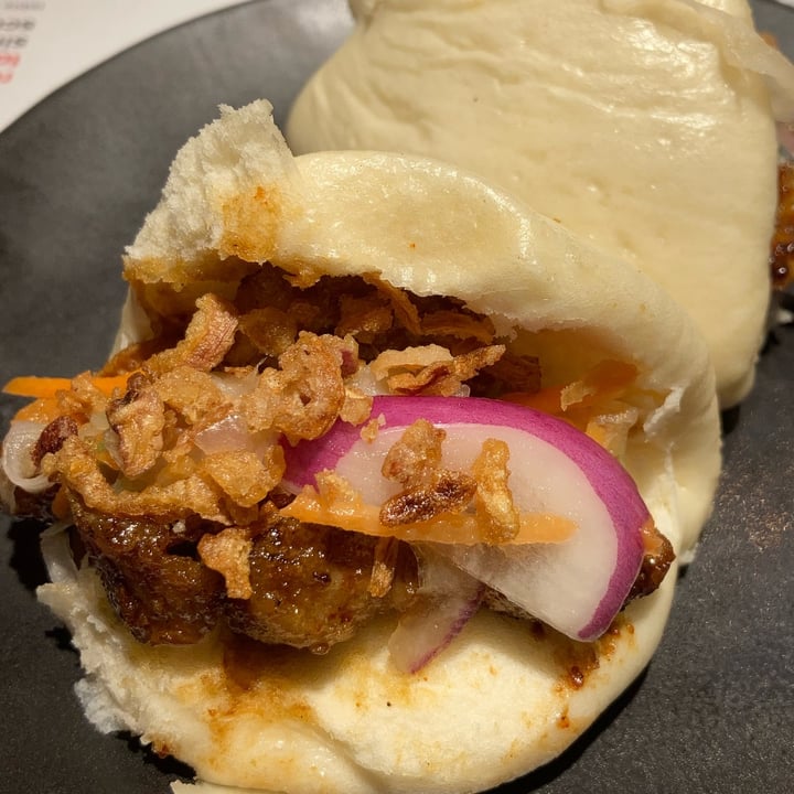 photo of Wagamama Spicy teriyaki Vegan ‘chicken’ Hirata Buns shared by @marta182 on  03 May 2022 - review