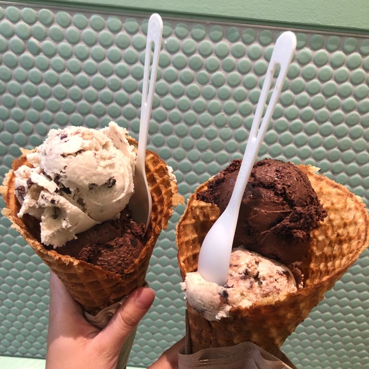 photo of Van Leeuwen Ice Cream Ice Cream shared by @softsofi on  20 Jul 2021 - review