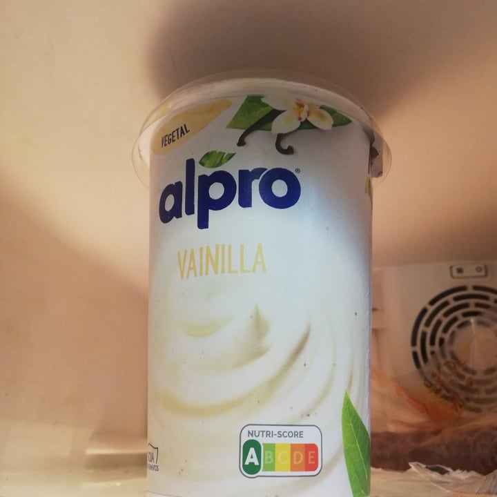 photo of Alpro Yogurt de soja sabor vainilla shared by @pau9099 on  15 Aug 2022 - review