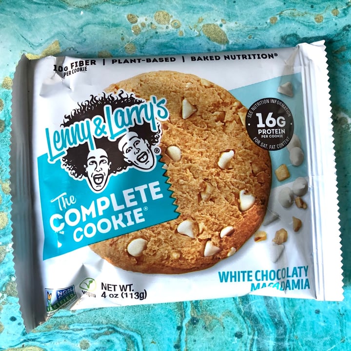 photo of Lenny & Larry’s The Complete Cookie White Chocolate Macadamia shared by @isabelinzunzaa on  14 Mar 2021 - review