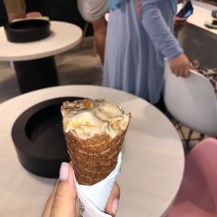 photo of Kind Kones Almond Brittle Fudge Ice cream shared by @jaynap on  04 Jul 2020 - review