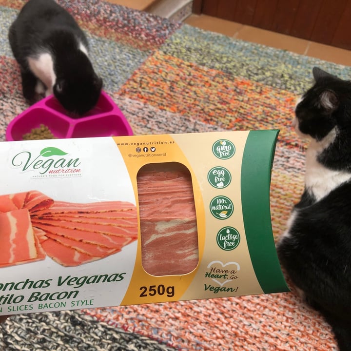 photo of Vegan Nutrition Lonchas Veganas Estilo Bacon shared by @anaiturrizar on  18 Dec 2020 - review