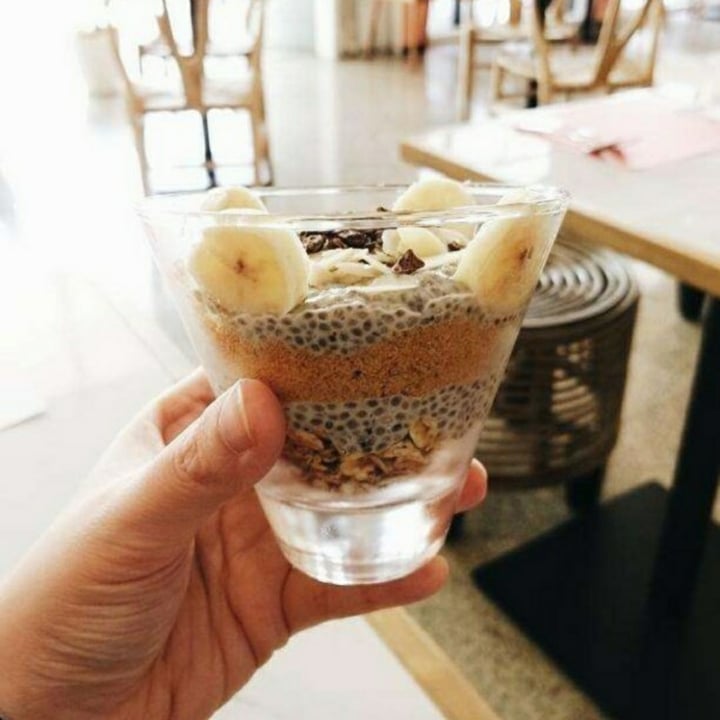 photo of Fedwell Citywalk Sudirman Choco Chia Parfait shared by @lalisa-doniho on  02 May 2020 - review