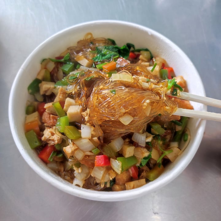 photo of Nhà Hàng Chay Bà Xã Stir-fried Vermicelli Noodle shared by @theleaf-vegan on  07 Apr 2022 - review