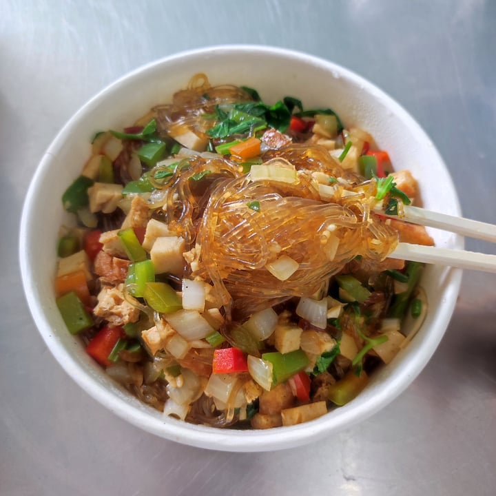 review photo of Nhà Hàng Chay Bà Xã Stir-fried Vermicelli Noodle shared by @theleaf-vegan on 07 Apr 2022 - review
