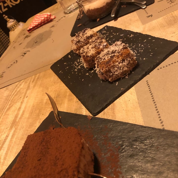 photo of VegAmore Brownie shared by @fede8 on  01 Apr 2022 - review