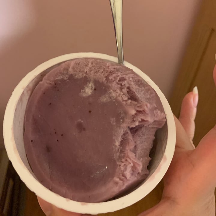 photo of So Delicious Dairy Free Oatmilk Triple Berry Yogurt shared by @veghui on  21 Sep 2020 - review