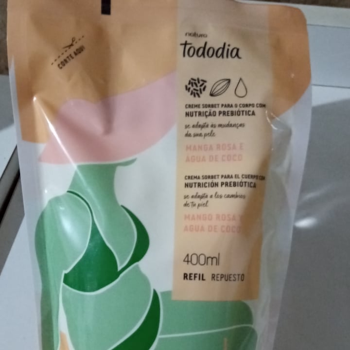 photo of Natura Creme Sorbet para o corpo. Manga rosa e água de coco shared by @ritaschimeneck on  22 Apr 2022 - review