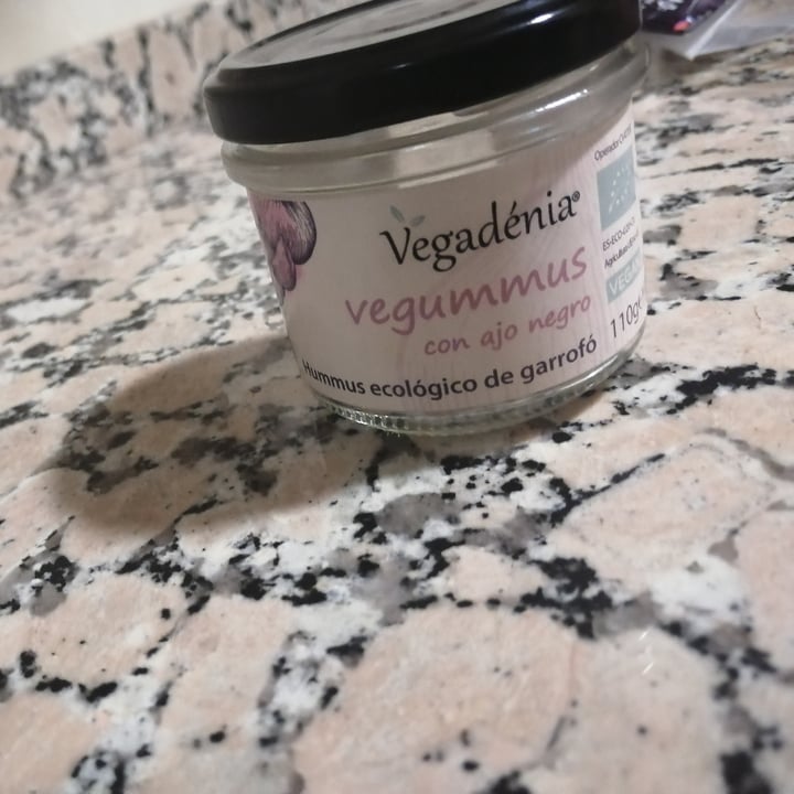 review photo of Vegadénia Vegummus con ajo negro shared by @aloneintheriver on 30 Dec 2021 - review