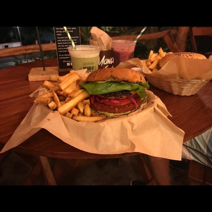 photo of Mango y Chile Maya Burger shared by @vannyrev on  09 Jun 2020 - review