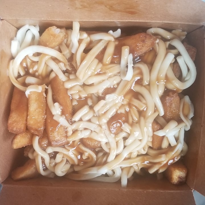 photo of Meltwich Food Co. Barton Vegan Poutine shared by @catsbatsclare on  19 Jul 2021 - review