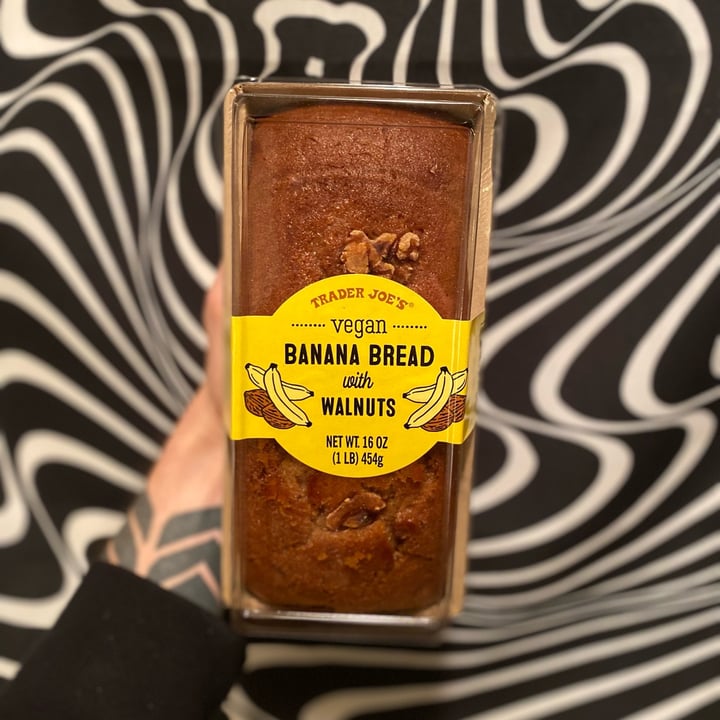 photo of Trader Joe's Vegan Banana Bread with Walnuts shared by @timvegmalone on  02 Dec 2021 - review