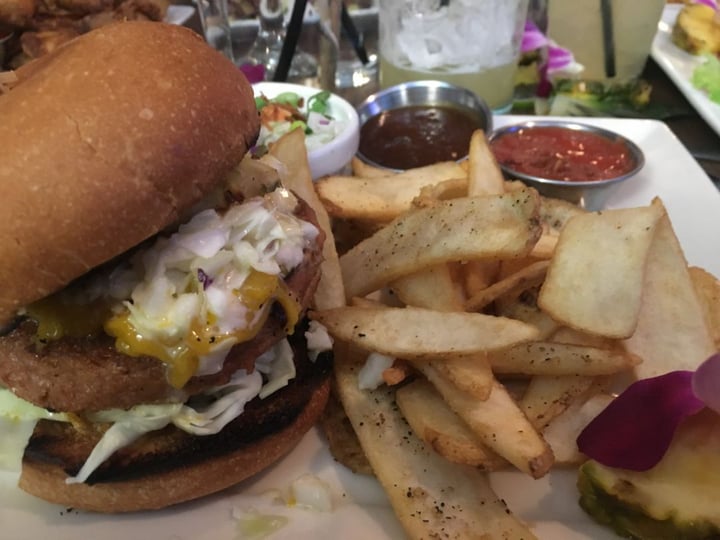 photo of The Tilted Tiki Tropical Pineapple Beyond Burger shared by @annesemenak on  10 Feb 2019 - review