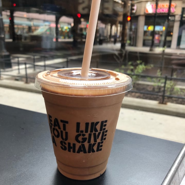 review photo of Stand-Up Burgers Mocha Shake shared by @wharding on 06 May 2021 - review