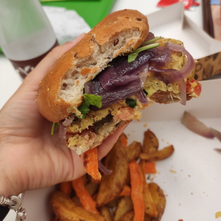 photo of Viva Burger Cecio e patatine shared by @itsawsara on  08 Jul 2021 - review