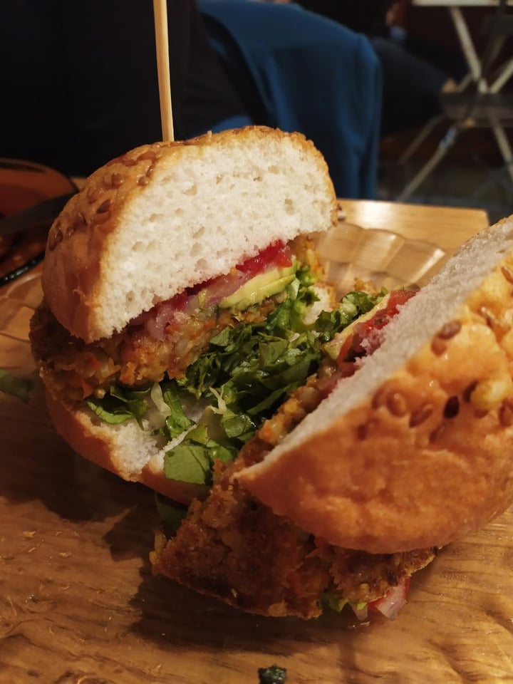 photo of Irons Grill Burger Hamburguesa vegana shared by @alucinapepinillos on  25 Nov 2019 - review