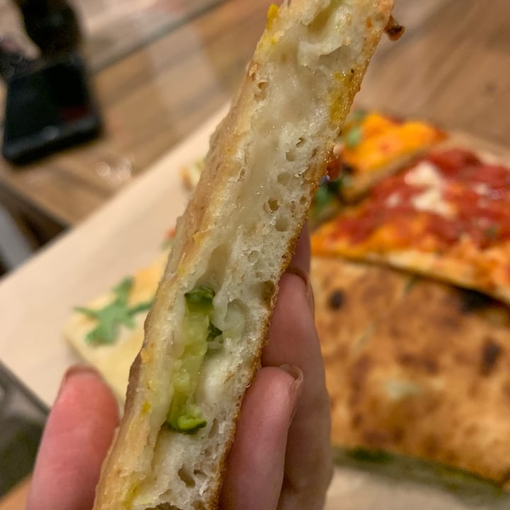 photo of IL LOCA Pizza a Taglio schiacciata ripiena con zucchine, stracchino e curry shared by @martimem on  29 Apr 2022 - review