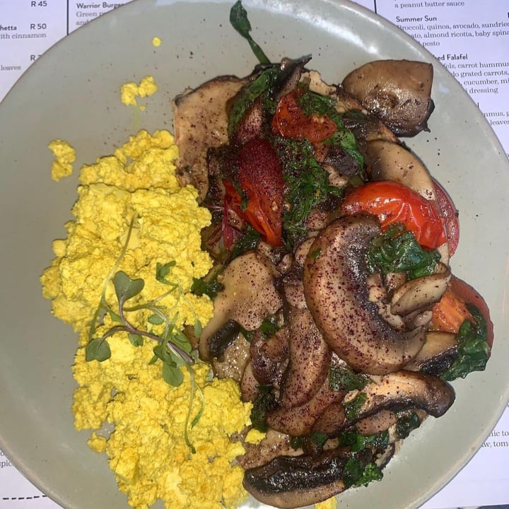 review photo of Lexi's Healthy Eatery Sexy spinach scramble shared by @stasi2111 on 16 Jul 2021 - review