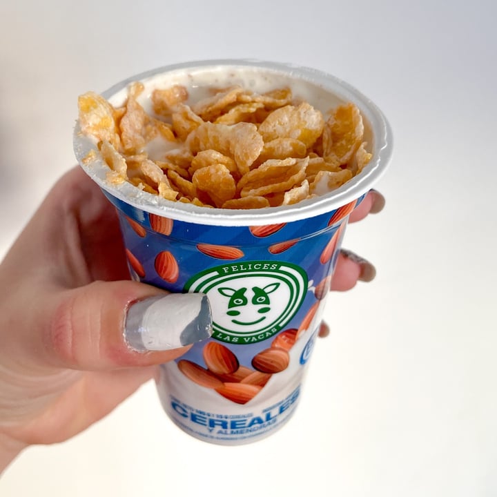 review photo of Felices Las Vacas Yogurt shared by @camicoorrea on 29 Mar 2022 - review