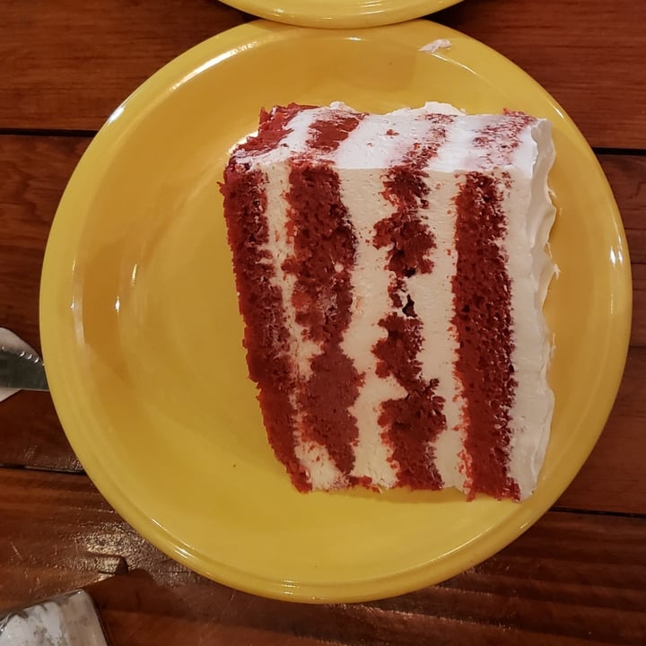 review photo of Chill Garden Red Velvet shared by @paularamos on 02 Jun 2022 - review