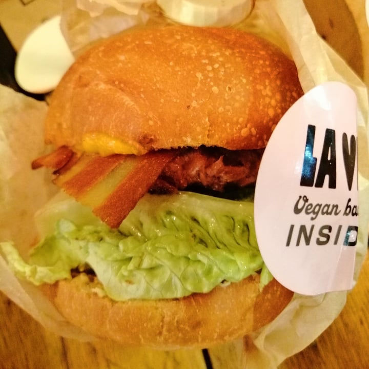 photo of Hank Burger La Vie Vegan Bacon shared by @lavinia88 on  08 May 2022 - review