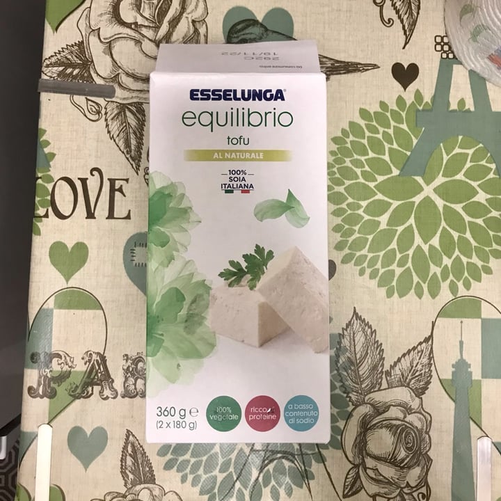 photo of Esselunga equilibrio tofu al naturale shared by @mibuttogiulia on  26 Nov 2022 - review