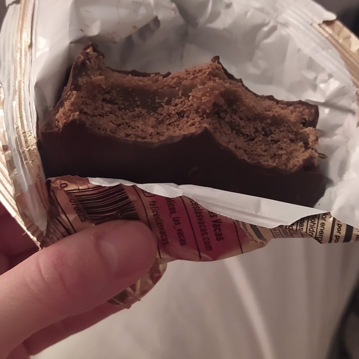 review photo of Felices Las Vacas Alfajor Negro shared by @viqui17 on 27 Dec 2021 - review