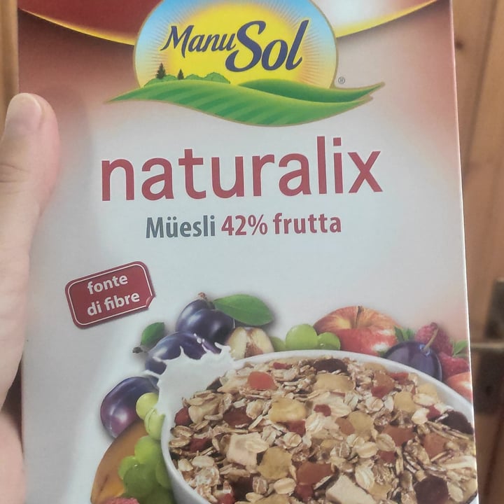 photo of ManuSol Naturalix muesli con il 42% di frutta shared by @eupinis on  17 Apr 2022 - review