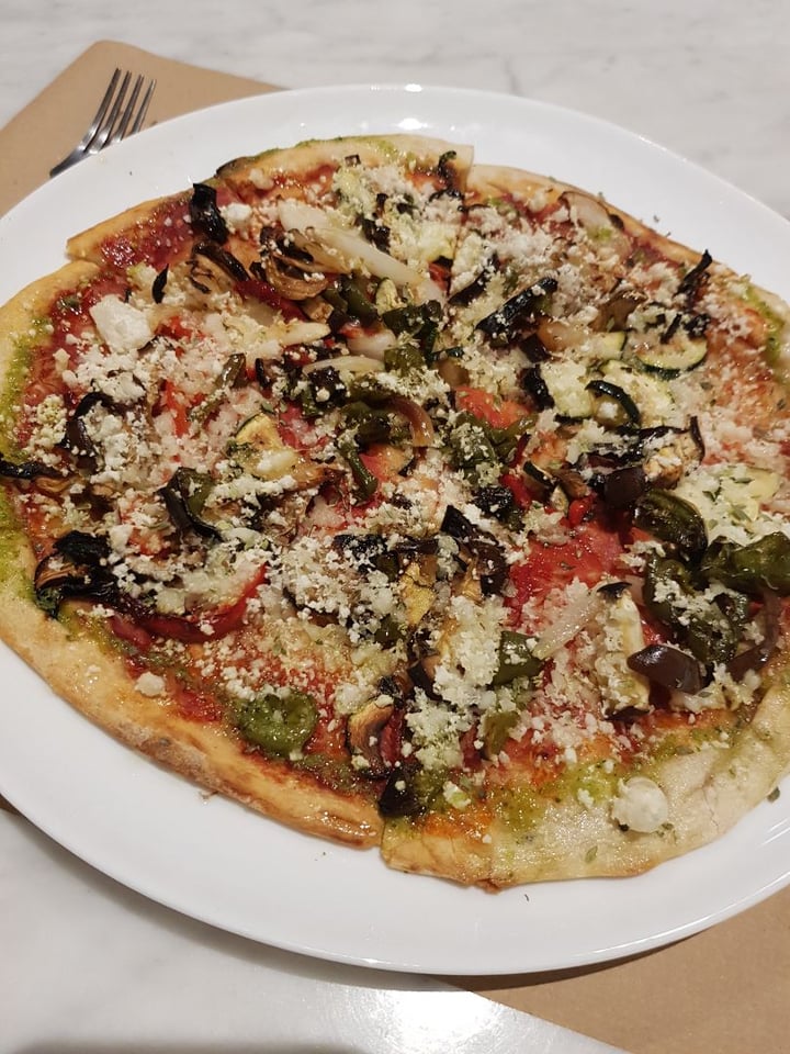 photo of Santoni - When Food is the Solution Pizza vegetal shared by @paolaroque on  10 Apr 2019 - review