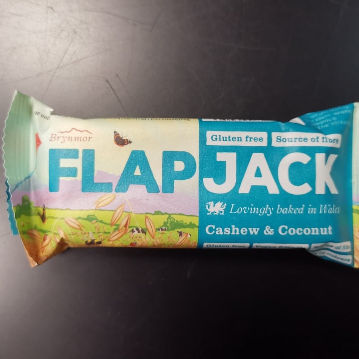 photo of Brynmor Flapjack Cashew & Coconut shared by @lukasser on  30 Oct 2020 - review