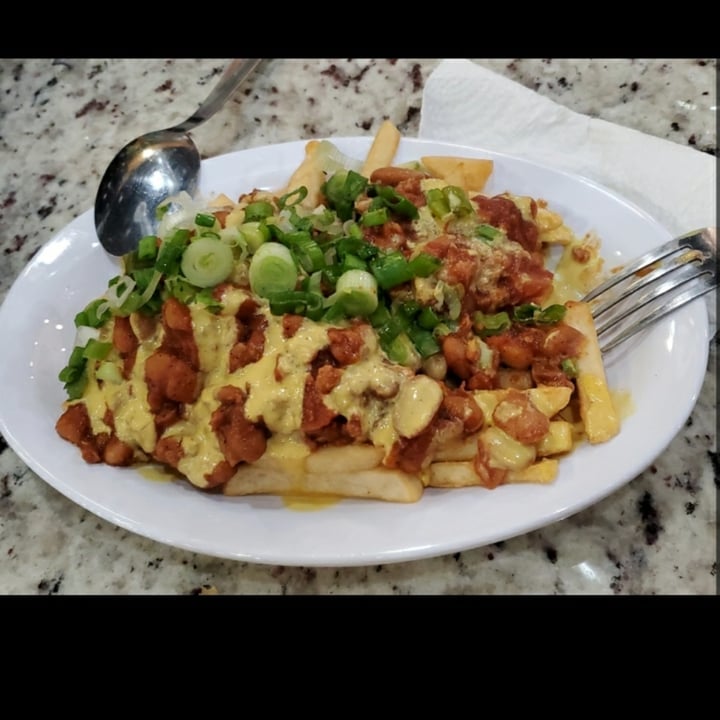 photo of Veegos Chili Cheese Fries shared by @fatimahqa on  30 Apr 2020 - review