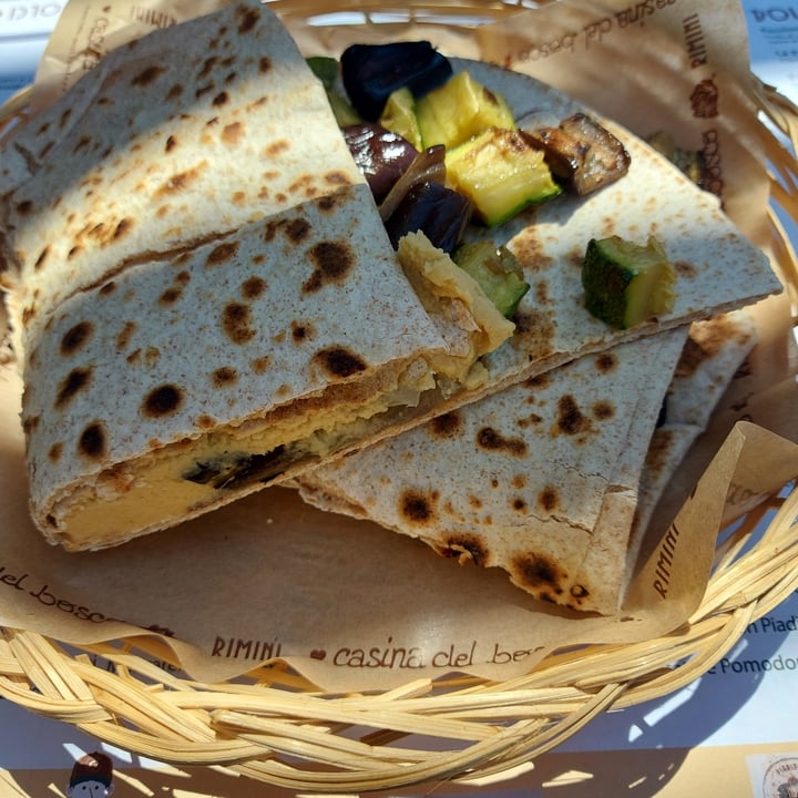 photo of Casina del Bosco Piada Con Hummus E Verdure shared by @giuly06 on  18 Jun 2022 - review