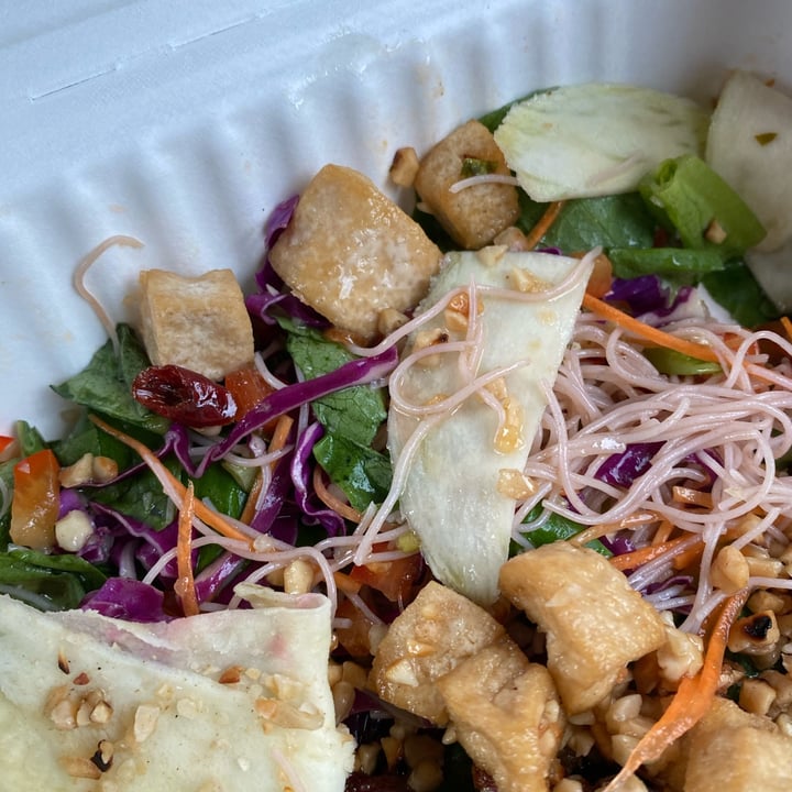 photo of The Roots Salad Bar Thai Tofu Salad shared by @andreaap on  25 Dec 2021 - review