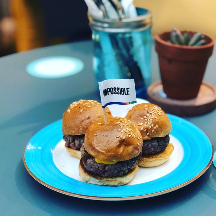 review photo of Privé Jewel Changi Airport Impossible™ Mini Burgers shared by @plantingggg on 08 Dec 2020 - review