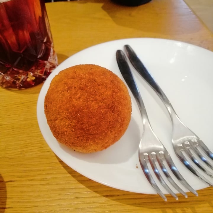 photo of Essenza Love Natural Food Arancino shared by @themagator18 on  11 Jun 2022 - review