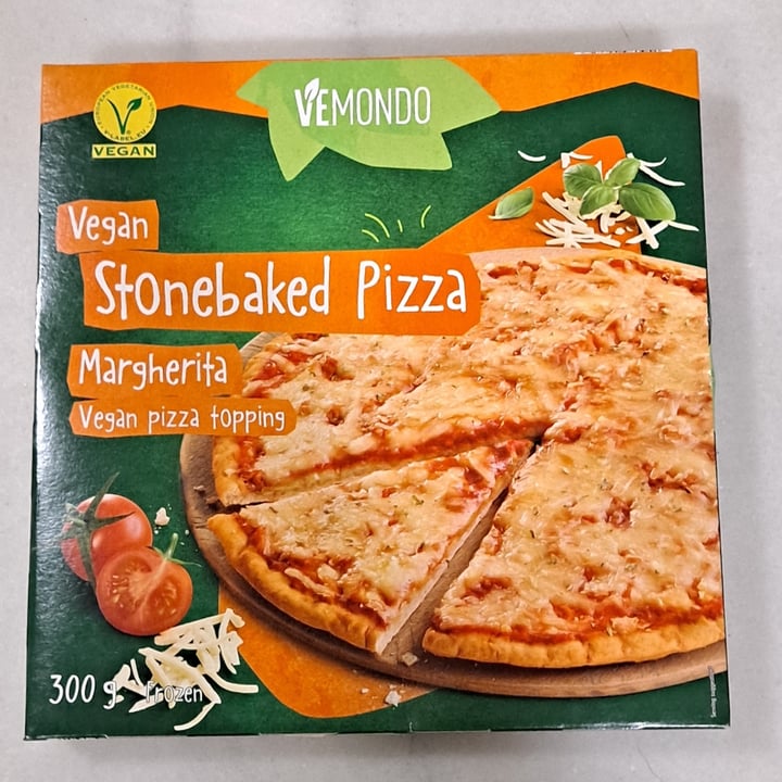 photo of Vemondo Vegan Stonenbaked Pizza Margherita shared by @jaioselene on  27 Jan 2022 - review