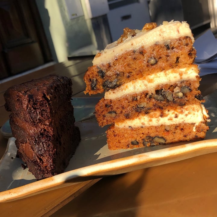 photo of Let it V - Vegan Sushi Carrot cake shared by @valendono on  12 Aug 2021 - review
