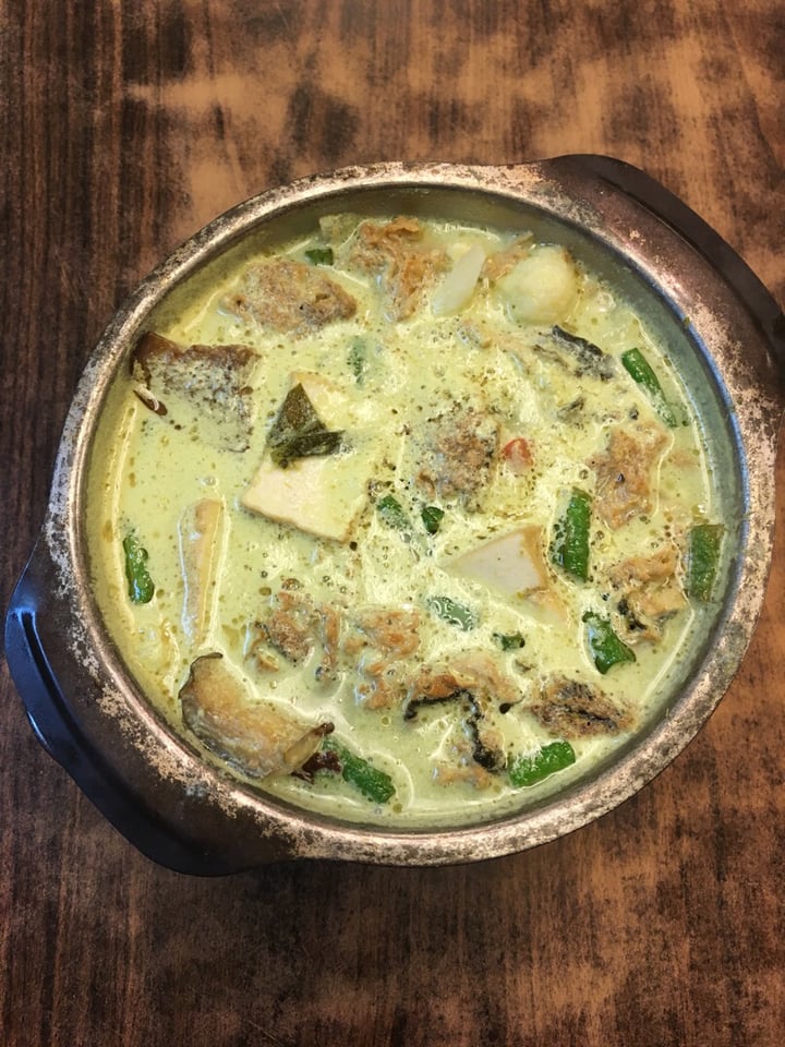 photo of Pine Tree Cafe thai green curry shared by @vishakha on  03 Nov 2018 - review