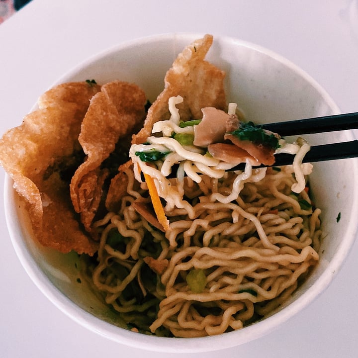 photo of 擂茶树 Thunder Tree Wonton Kolo Mee Noodles shared by @gaylenerva on  26 Jan 2021 - review