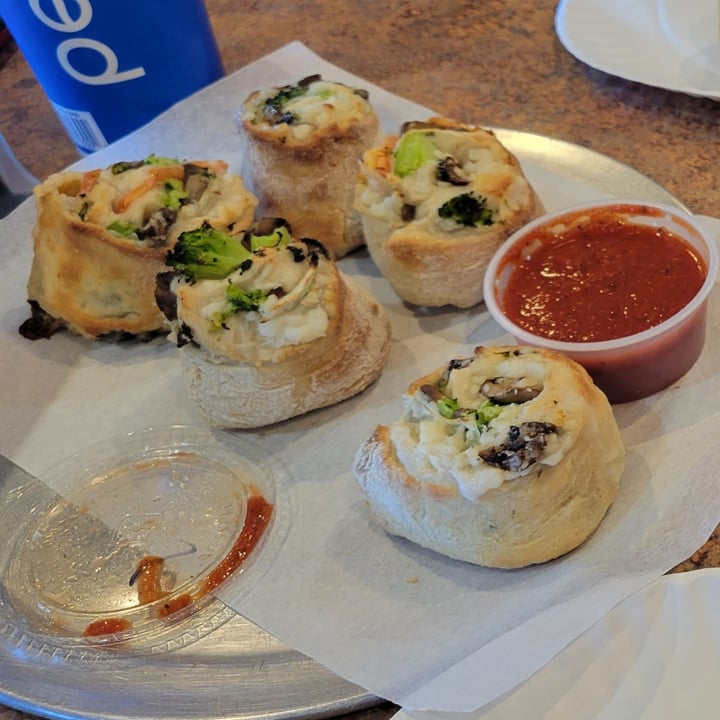 photo of Uncle Oogies Vegan Veggie Miniboli shared by @bridgetlong623 on  09 Jan 2022 - review