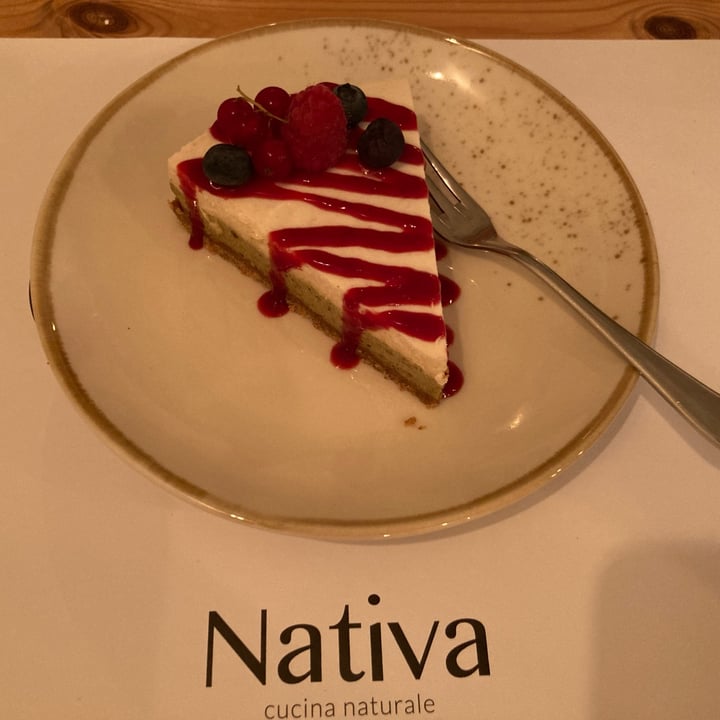 photo of Nativa Ristorante Cheesecake pistacchio, cioccolato bianco e coulis di lamponi shared by @manekineko on  03 Jul 2022 - review