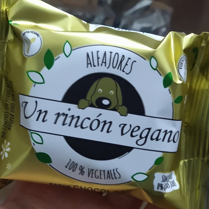 photo of Un Rincón Vegano Alfajor Chocolate shared by @yoanamamon on  11 Nov 2020 - review